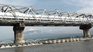 東海道新幹線富士川橋梁と富士山（700系新幹線電車）（東海道新幹線新富士・静岡間）