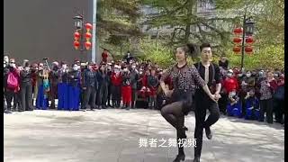 果果不不表演的舞蹈成为陶然亭公园一道靓丽一道风景线。春天真美