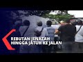 Paksa Ambil Jenazah di Ambulans, Jenazah Sempat Jatuh di Jalan