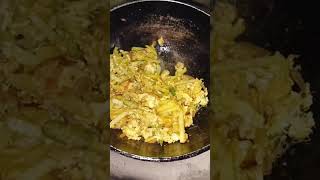 আলু ও ডিম দিয়ে চাওমিন#easyfoodtomakeathome #youtubeshorts #cookingshorts