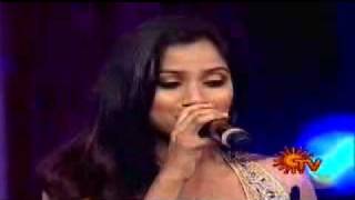 Shreya Ghosal wins Best singer for Munbe Vaa