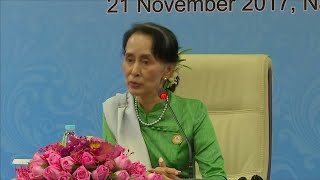 Aung San Suu Kyi:  \