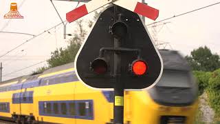 DUTCH RAILROAD CROSSING - AKI spoorwegovergang  - Zevenbergschen Hoek