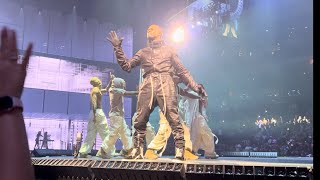 Usher - OMG / DJ Got Us Fallin’ In Love (PPF Tour Philly Night 1)