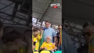 Bolsonaro mandando tirar crianças de perto dele em ato na Bahia