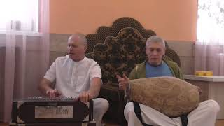 Kirtan \\ Giridhari das