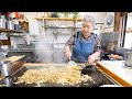 巨大お好み焼きと焼きそばが爆売れ！77歳ワンオペお母さんが作る鉄板グルメ丨Mom's Japanese Okonomiyaki