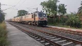 13030 Mokama-Howrah Express Dengerous Speed Anyone Can't Stop It