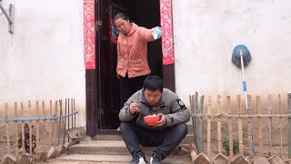 清香胳膊烫伤，老白当主妇做饭，一锅面叶家人都不吃，难为坏了