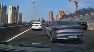 不开路怒车 不开斗气车