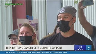 Troy residents show support for high schooler battling cancer