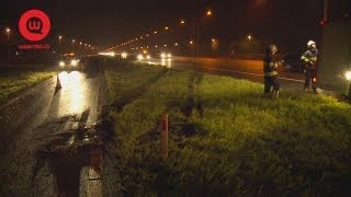 Auto schiet van A12 af.