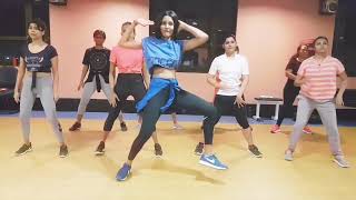 Haan Main Galat / Bollywood fitness with Jay  !🕺#DoItWithATwist #dancechallenge
