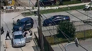 Shocking video captures shootout between Chicago police, gunman in West Englewood