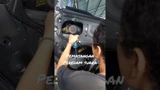 Pemasangan peredam suara pada mobil Daihatsu Xenia