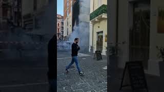 Pescara: paura in centro, in fiamme i cassonetti dell'immondizia in via Roma