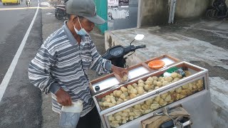 Tiada Lelah 25 Tahun Jualan Pempek Palembang Keliling Pakai Motor, Kuliner Jambi - Jambi Street Food