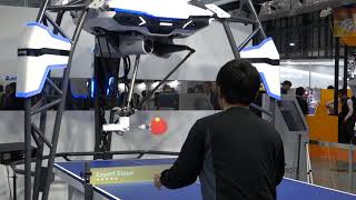 2019国際ロボット展のオムロンブースにおける第5世代フォルフェウスのデモ