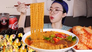 파송송 땡초 팍! 라면에 직접만든 꼬마김밥 먹방 Spicy Ramen \u0026 Little Gimbap Mukbang