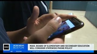 Massachusetts Board of Education looks at banning cell phones in schools