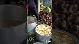 kumari chips, the best banana chips place on the streets of kozhikode #streetfood #streetfoodindia