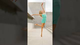 Ava flying at her photo session #slowmotion