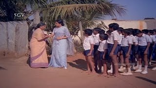 School Boys Saves Pregnant Lady During Strike | Sumalatha | Thayiya Hone Kannada Movie Best Scene
