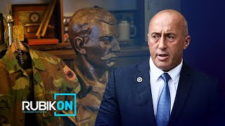 Ramush Haradinaj prezanton uniformën dhe këpucët e luftës