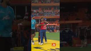 Warner bhuvi lovely. Moment today#viral #trending #ipl