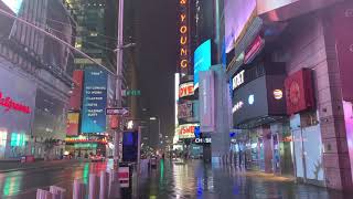 ⁴ᴷ⁶⁰ NEW YORK CITY Late at Night in the Rain | Midtown Manhattan