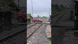 ரயில் வரும் போது car, train cross car prank #prank #trending #shorts