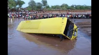 SAD!! SORROW AS KENYANS WITNESED HOW HEAVY FLOODS ALMOST CARRIED AND SWEPT ENA COACH WITH PASSENGERS