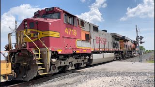 BNSF 8039 ES44C4 w/ Fakebonnet C44-9W Leads Empty Wind Turbine Train!