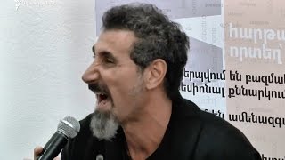 Serj Tankian sings 'Goofy's Concern' during press conference (2017)