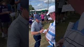 Rory McIlroy signing a Masters scorecard for us at the 2023 Travelers Championship! ⛳️ #rorymcilroy