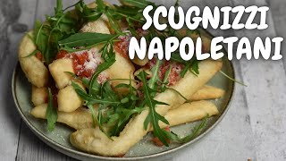 Straccetti di pizza fritta con pomodorini, grana e rucola - chiacchiere Napoletane