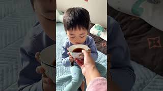 儿子生病不喝药，还得是妈妈 ！#Cute baby#Cute#呆萌小米宝#聪明宝宝#萌娃