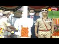 జెండాను ఎగురవేసిన సీఎం వైఎస్ జగన్ cm ys jagan flag hoisting in vijayawada sakshi tv