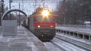 Электровоз ВЛ10У-610 с грузовым составом