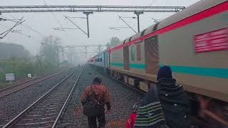 13012 MLDT HWH Intercity express arrive at Murarai through dence Fog