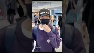 #zhaolusi #wangyuan (#tfboys )greet each other at milan airport they acted in a same movie #1921