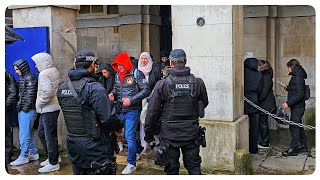 Police Respond to INSANE Horse Guards Crowds on a Rainy Day!