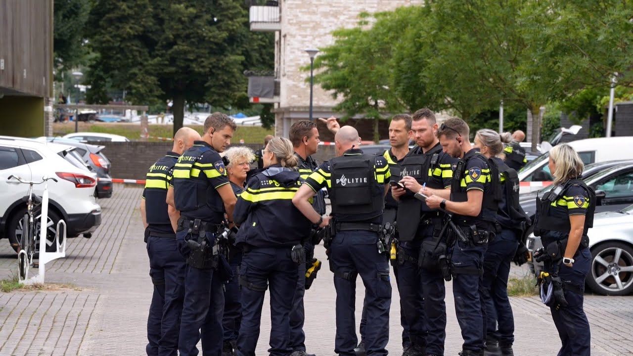 Politie Zoekt Getuigen In Zaak Overleden Vrouw Zwolle | Plaats Delict ...