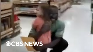 This Publix employee and a little girl are best friends