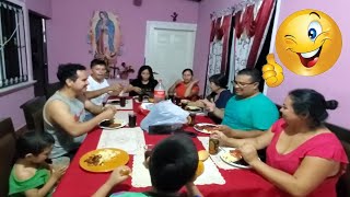 ¡Comida Casera! Doña Esperanza Crea un Banquete para Su Familia