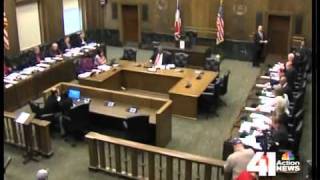 Mayor defers job cuts to KC fire chief
