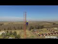 trabajando en altura instalando un soporte para rocket ac prism vista de un drone emilio mariani