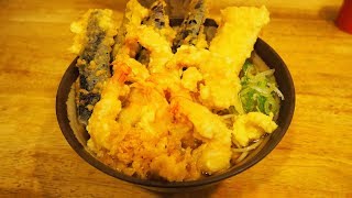 【デカ盛】行列のできる立ち食いそば！【とんがらし】盛り合せそば（えび＆いか＆なす）大盛を食べた！美味しい！東京・水道橋