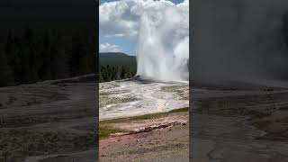 #GeyserPower – Nature’s Hidden Force Erupting to the Surface Watch this incredible phenomenon!