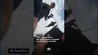 Veja o momento em que avião capota ao pousar em Toronto, no Canadá #shorts